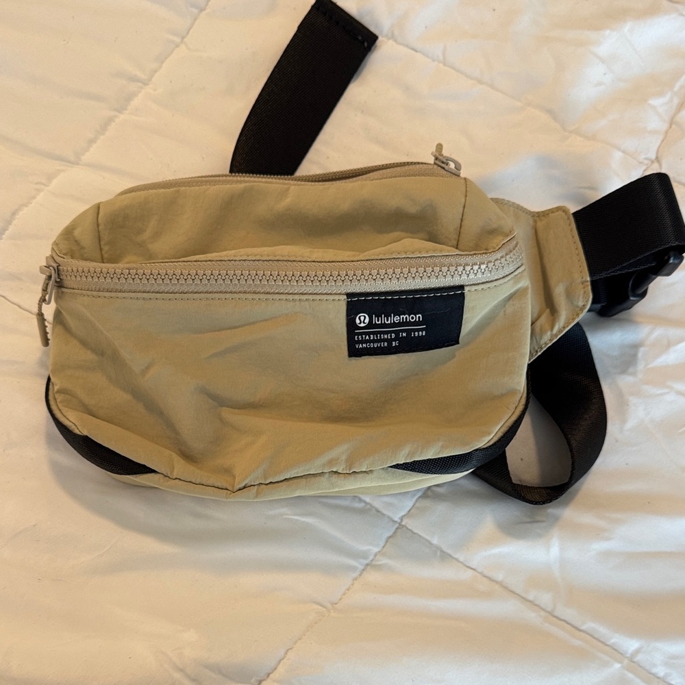lululemon athletica Beige Waist Pack with Black Strap